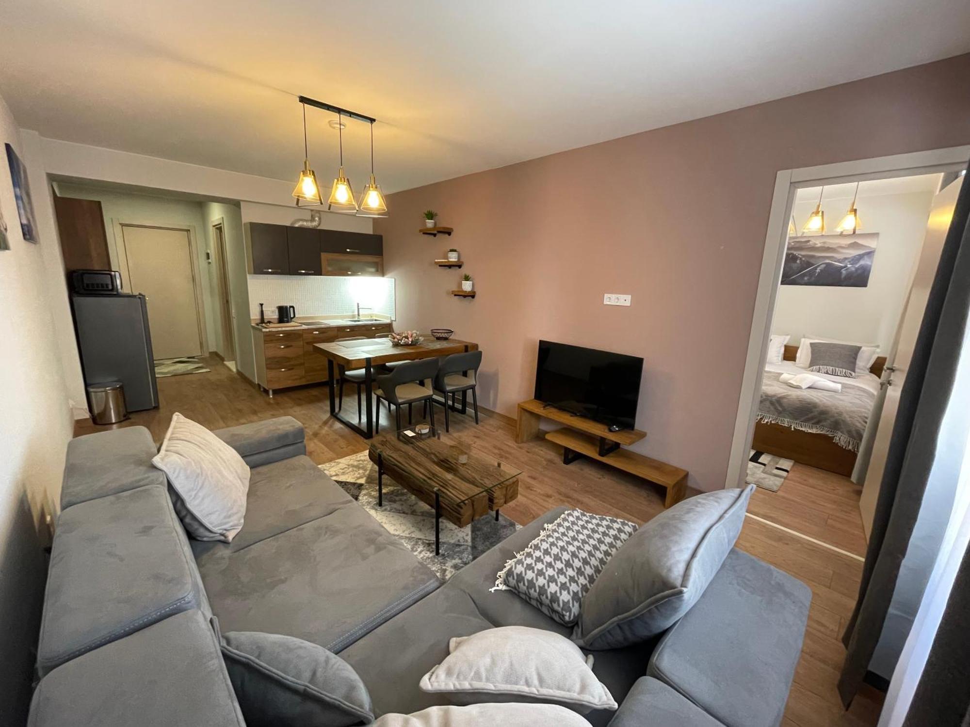 Apartment Four Season