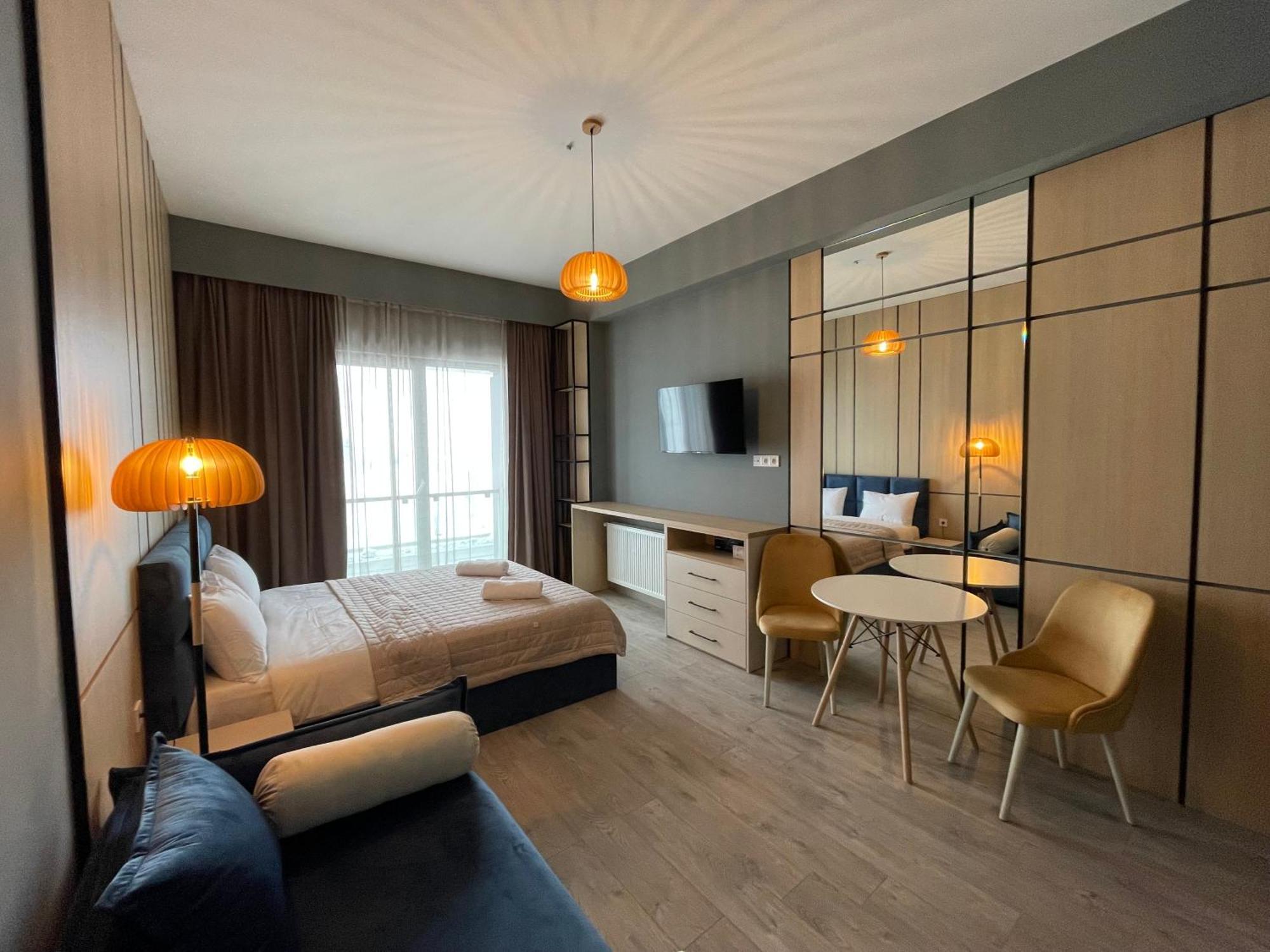 Apartment Four Season *
