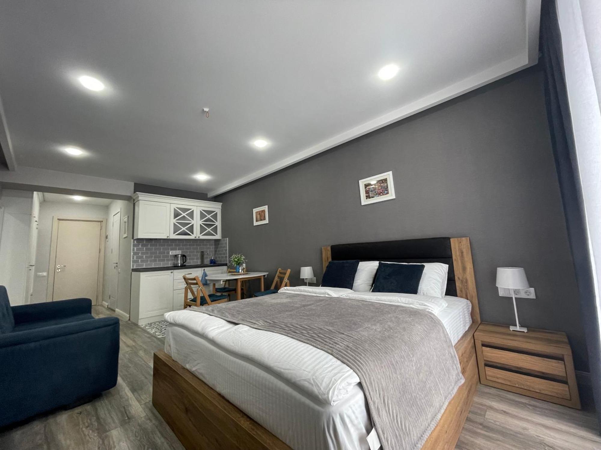 Four Season Apartment